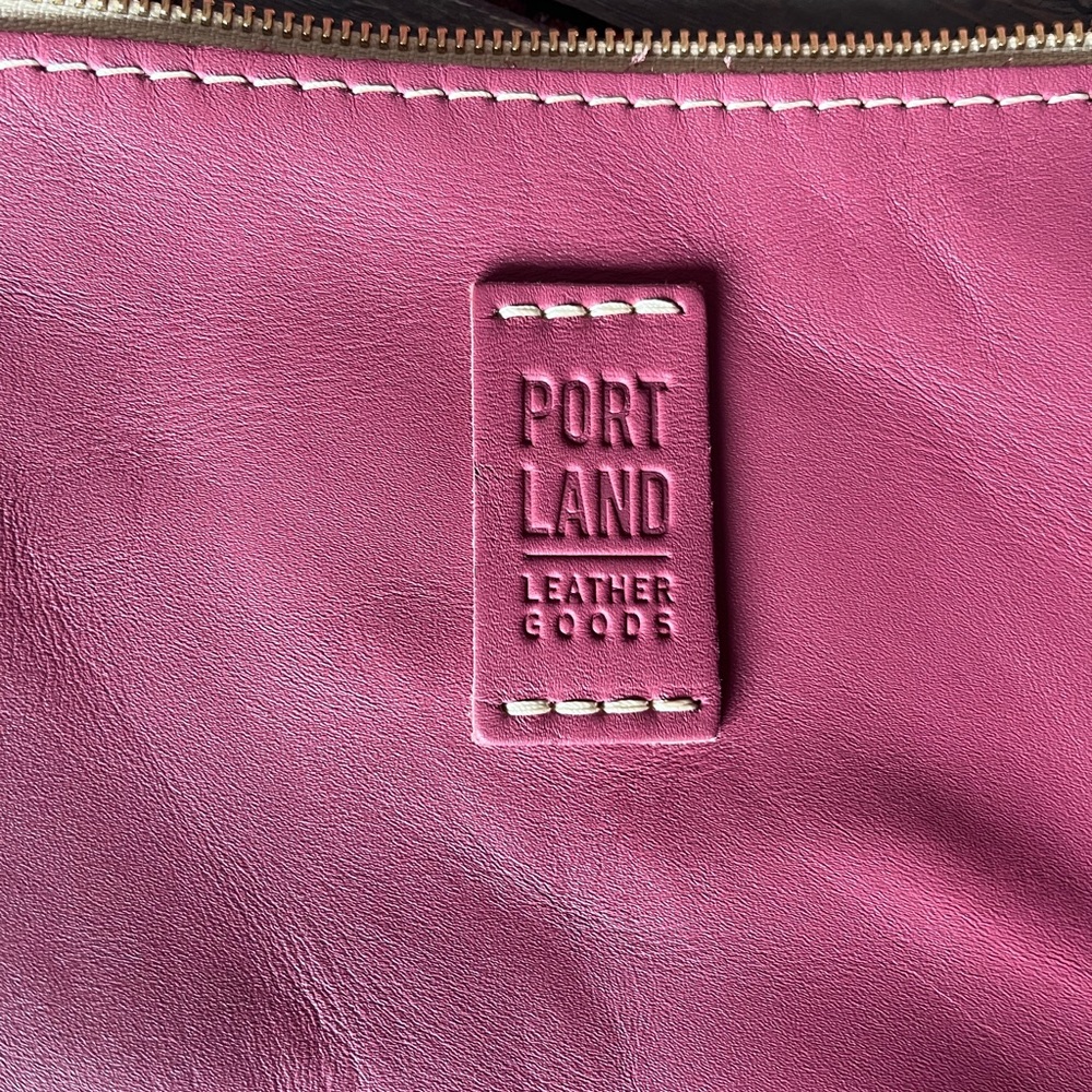 Portland Leather Rose Festival Crossbody Bag - Picture 3 of 5